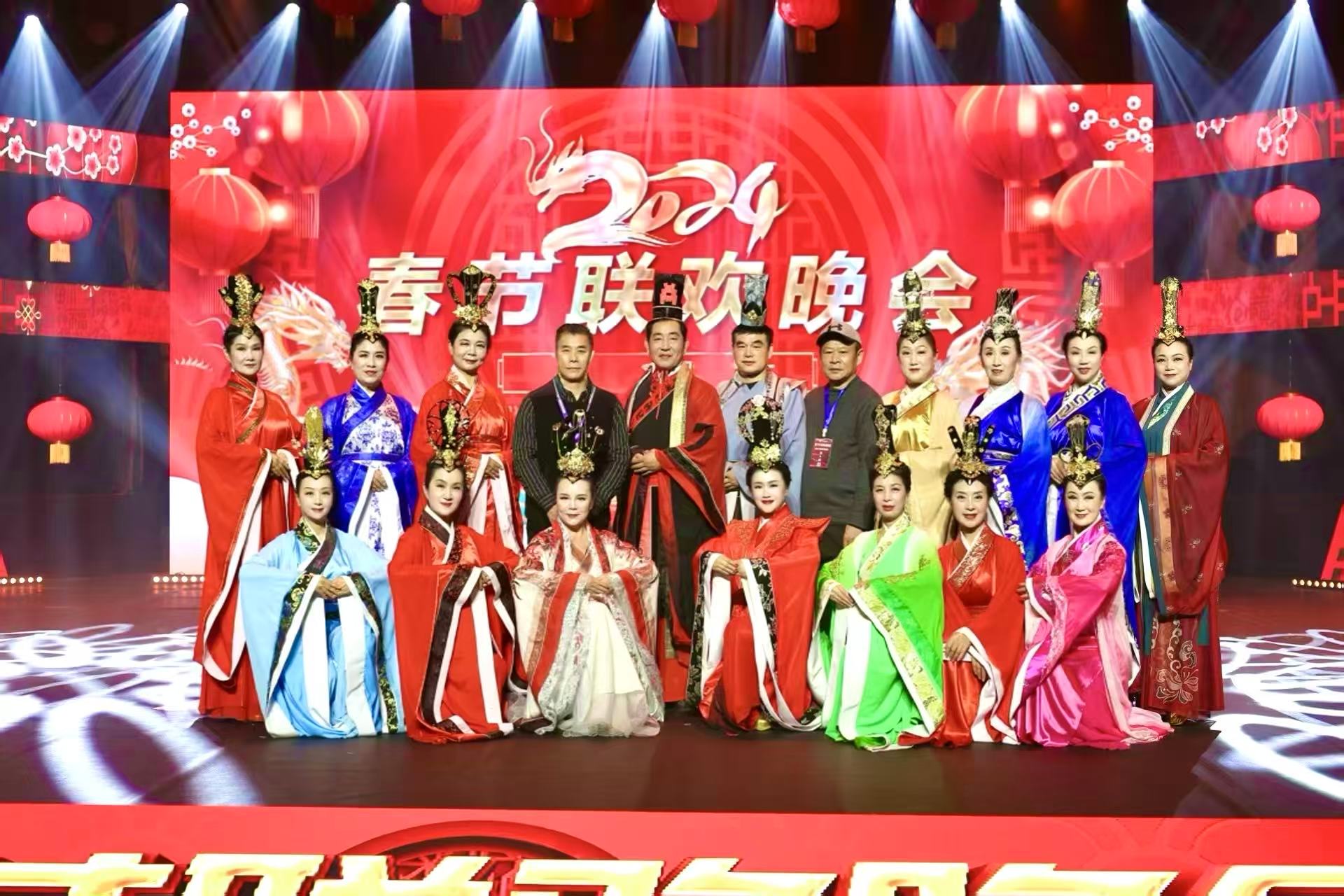 A group of people wearing clothing

Description automatically generated